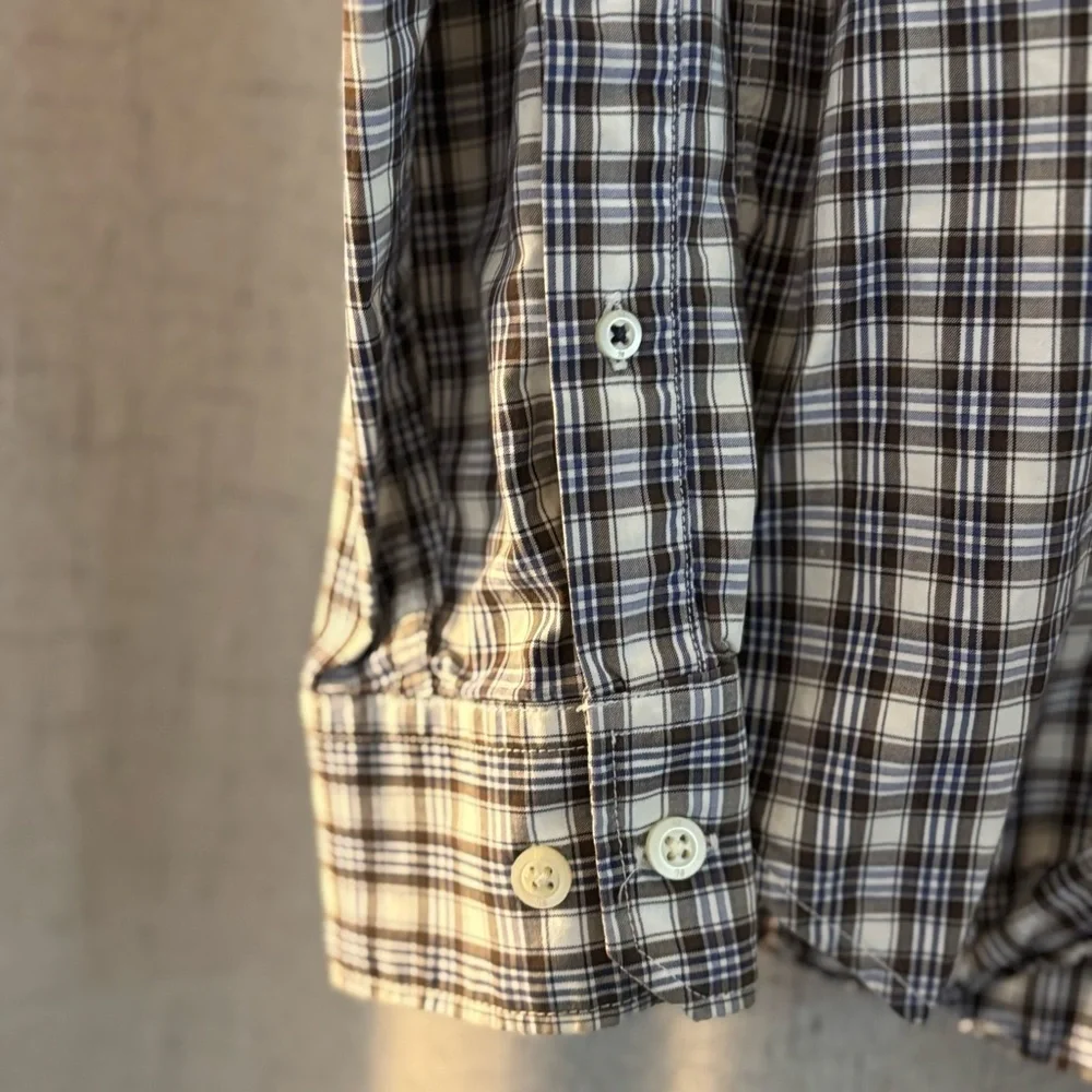 Men’s Banana Republic Soft Wash Long Sleeve Plaid Button up.‎ Size M, Brown.